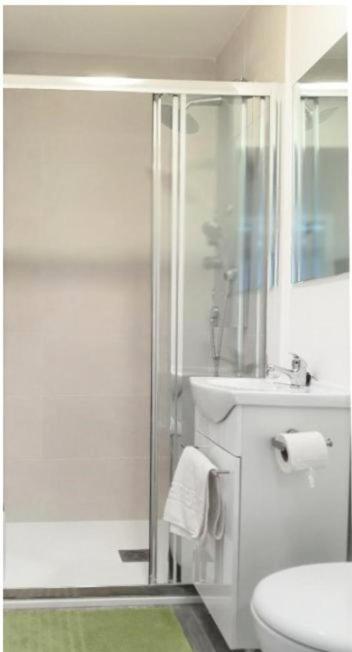 Coqueto Apartamento Nuevo En Pleno Centro De Algeciras Bb Buitenkant foto